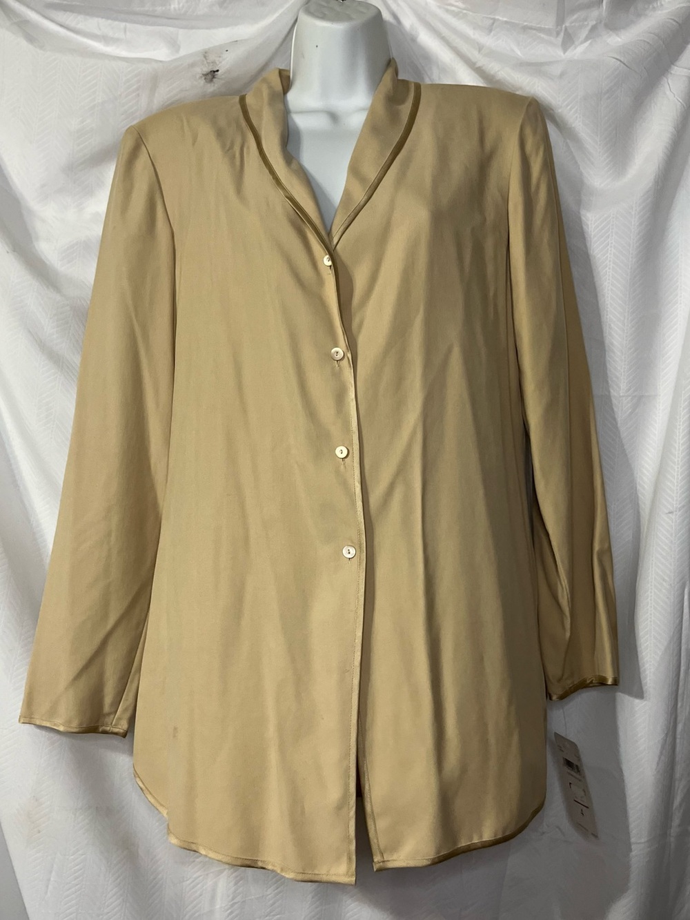 Dana B & Karen Silk Classic Women’s Button-Front Beige long sleeve Blouse Size 4